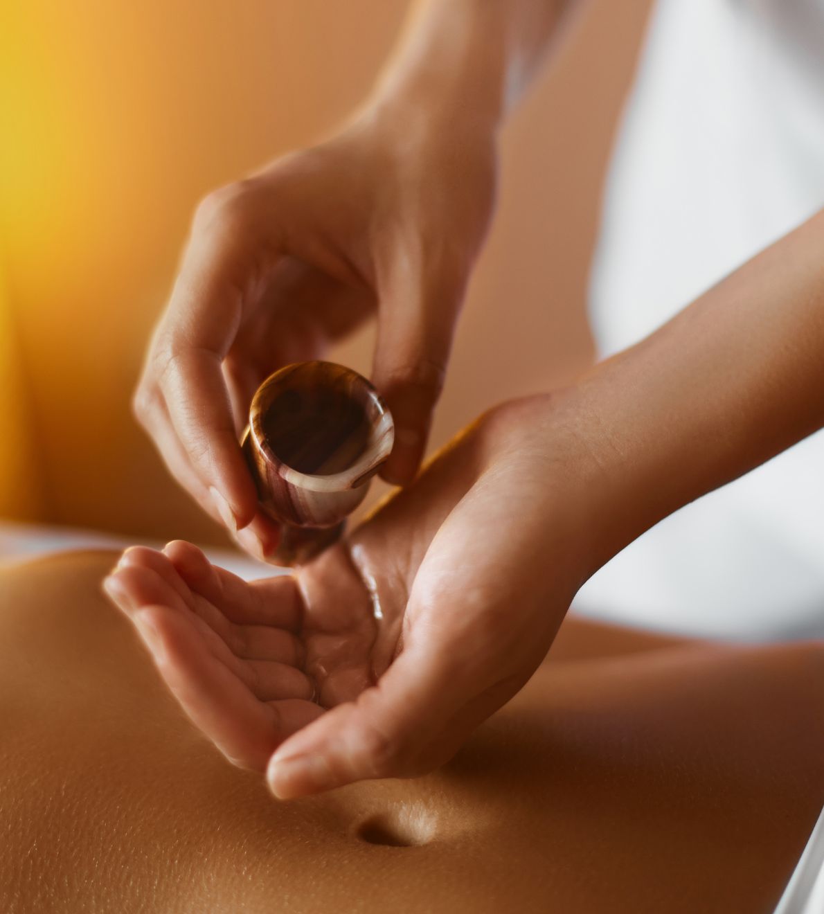 Massage Abhyanga ayurvédique à l’huile chaude à Liège pour détente profonde